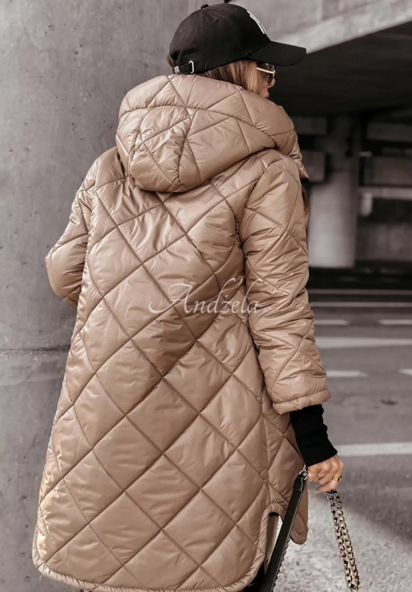 Dluga Pikowana Kurtka Z Kapturem Feeling Of Winter Bezowa