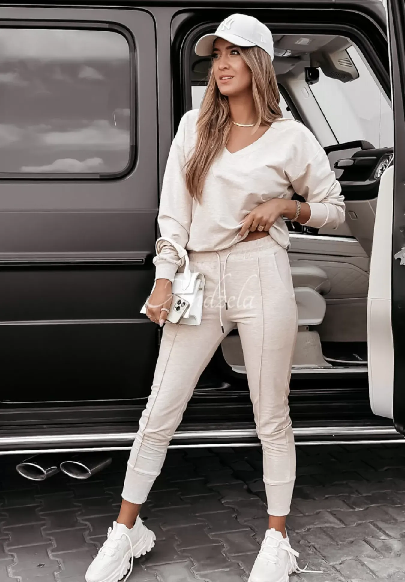 Komplet Dresowy Basic Fit Jasnobezowy