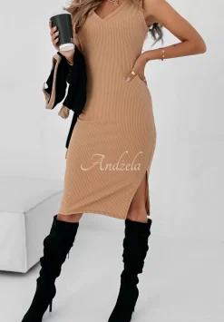 Komplet Prazkowana Sukienka I Sweter Autumn Feelings Camelowy