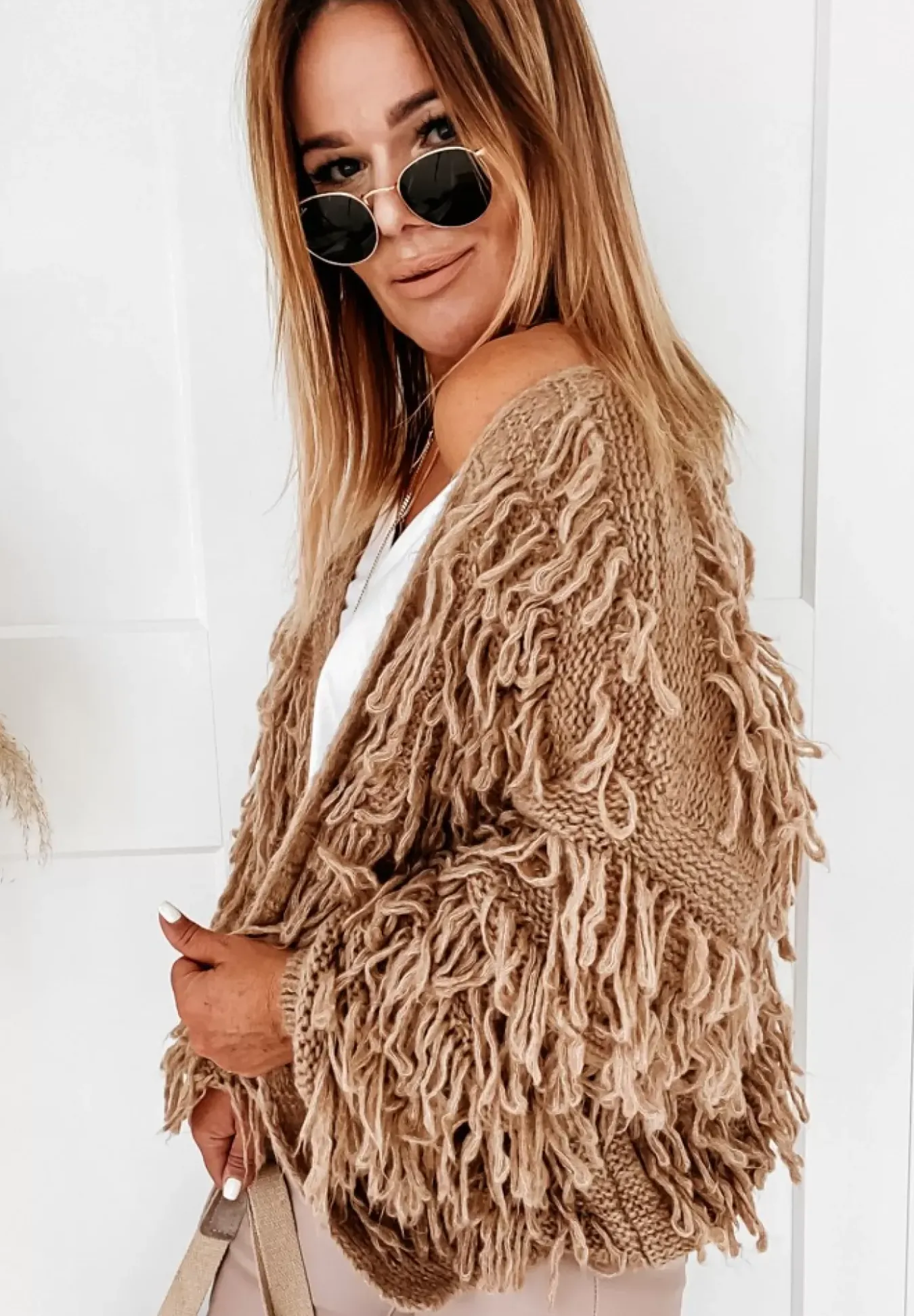 Krotki Kardigan Z Fredzlami Fringe Camelowy