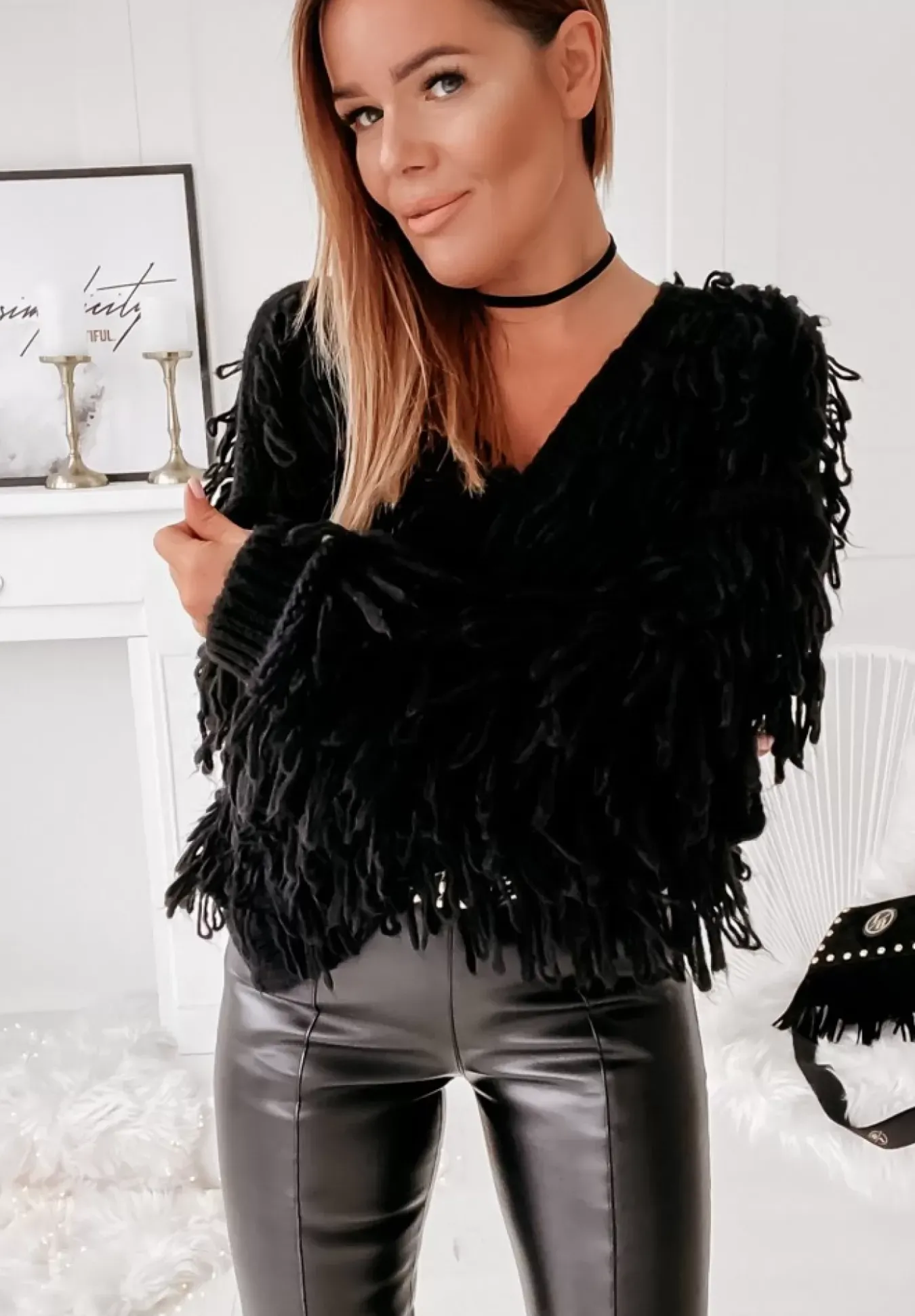 Krotki Kardigan Z Fredzlami Fringe Czarny