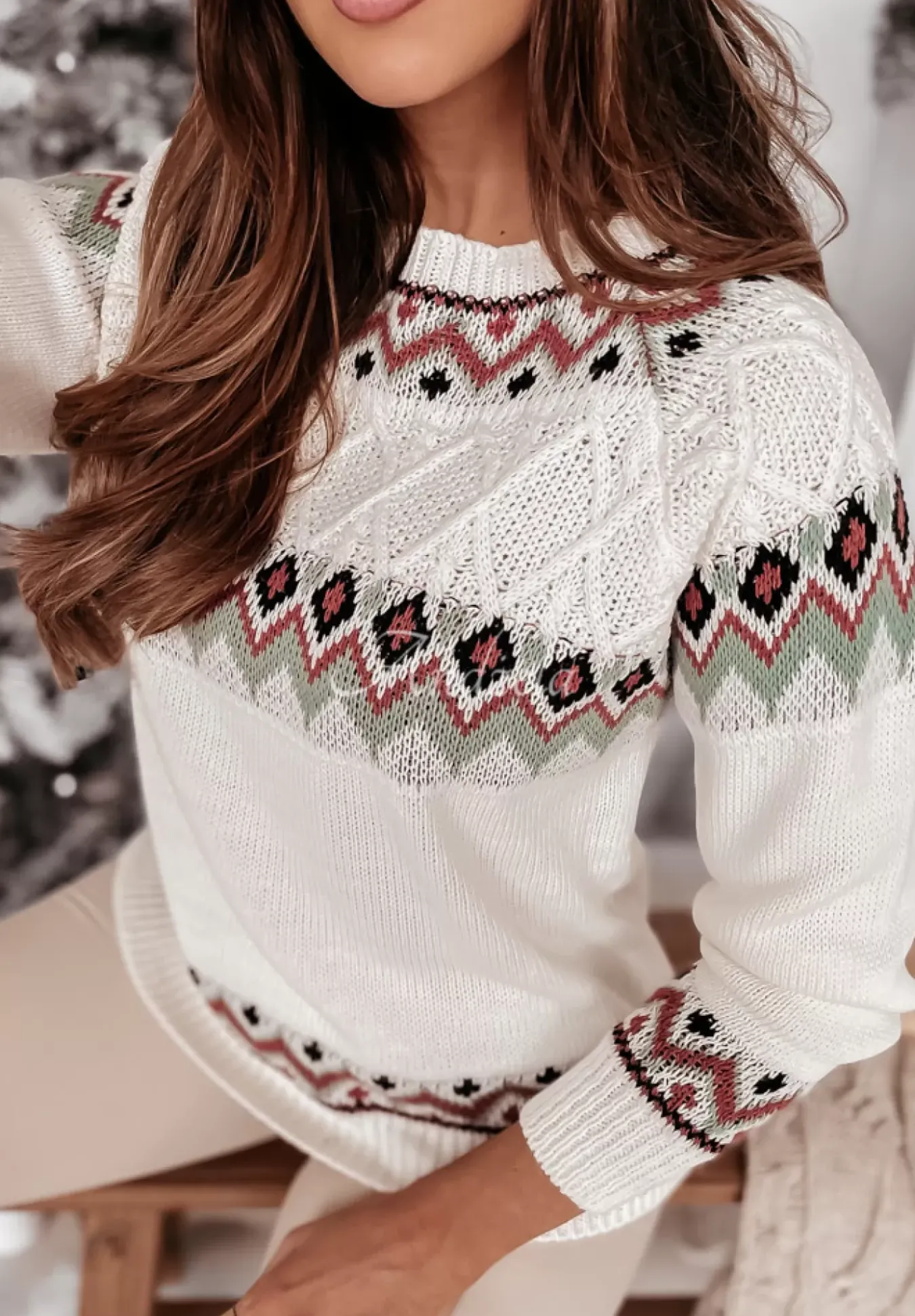 Krotki Sweter We Wzory Milton Ecru