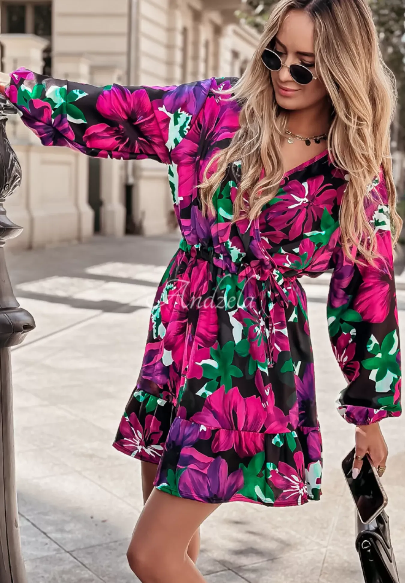 Kwiecista Sukienka Floral Finesse Czarno-Fioletowa