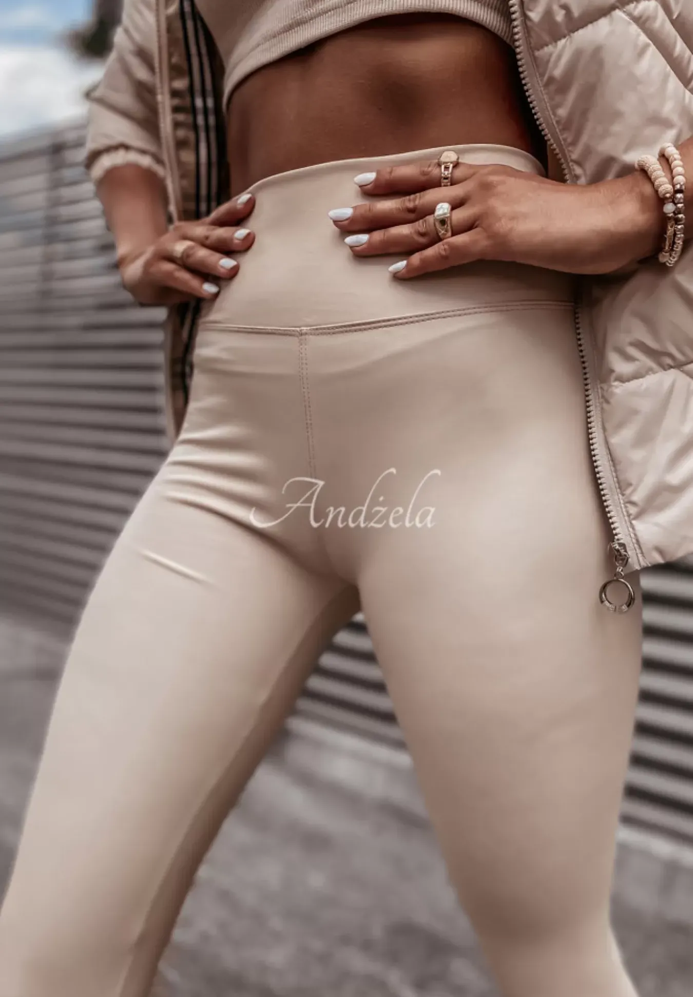 Legginsy Z Imitacji Skory Casso Bezowe