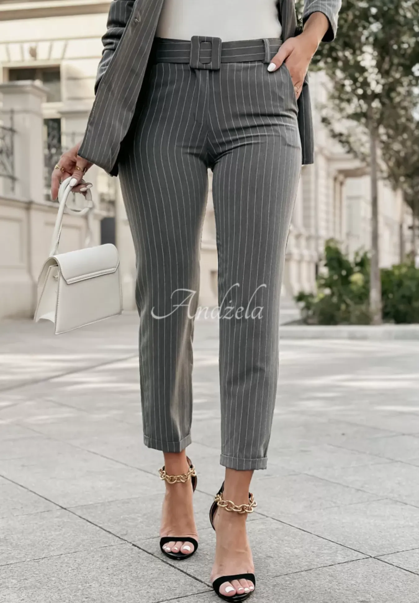 Materialowe Spodnie Cygaretki W Paski Nothing But Class Szare