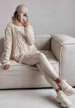 Ozdobnie Pleciony Sweter Z Golfem I Fredzlami Stay Cozy Bezowy