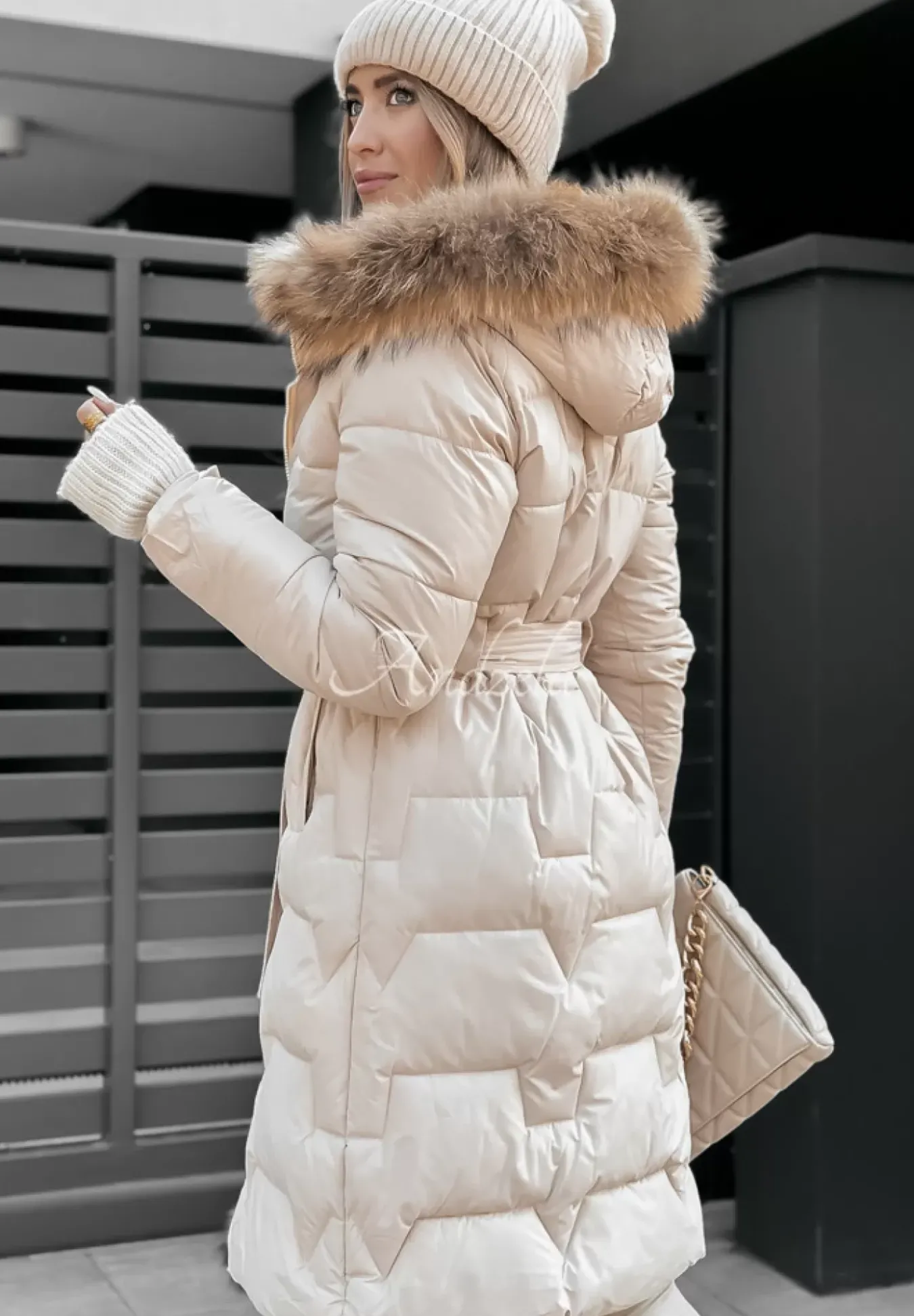 Pikowana Kurtka Z Futerkiem Frostbite Jasnobezowa