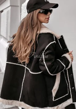 Plaszcz Z Imitacji Zamszu Z Futerkiem Icy Elegance Czarny