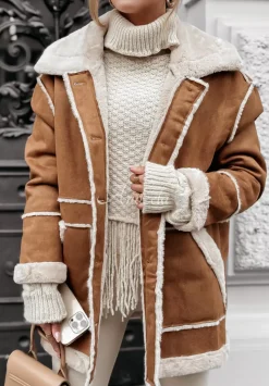 Plaszcz Z Imitacji Zamszu Z Futerkiem Icy Elegance Camelowy