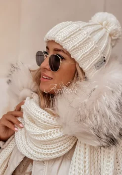 Pleciona Czapka Z Pomponem Laponia Ecru
