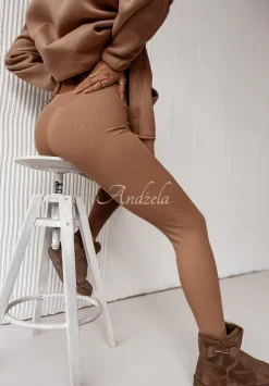 Prazkowane Legginsy Siempre Camelowe