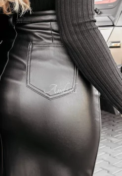 Spodnica Z Imitacji Skory Z Rozcieciem Empower Elegance Czarna