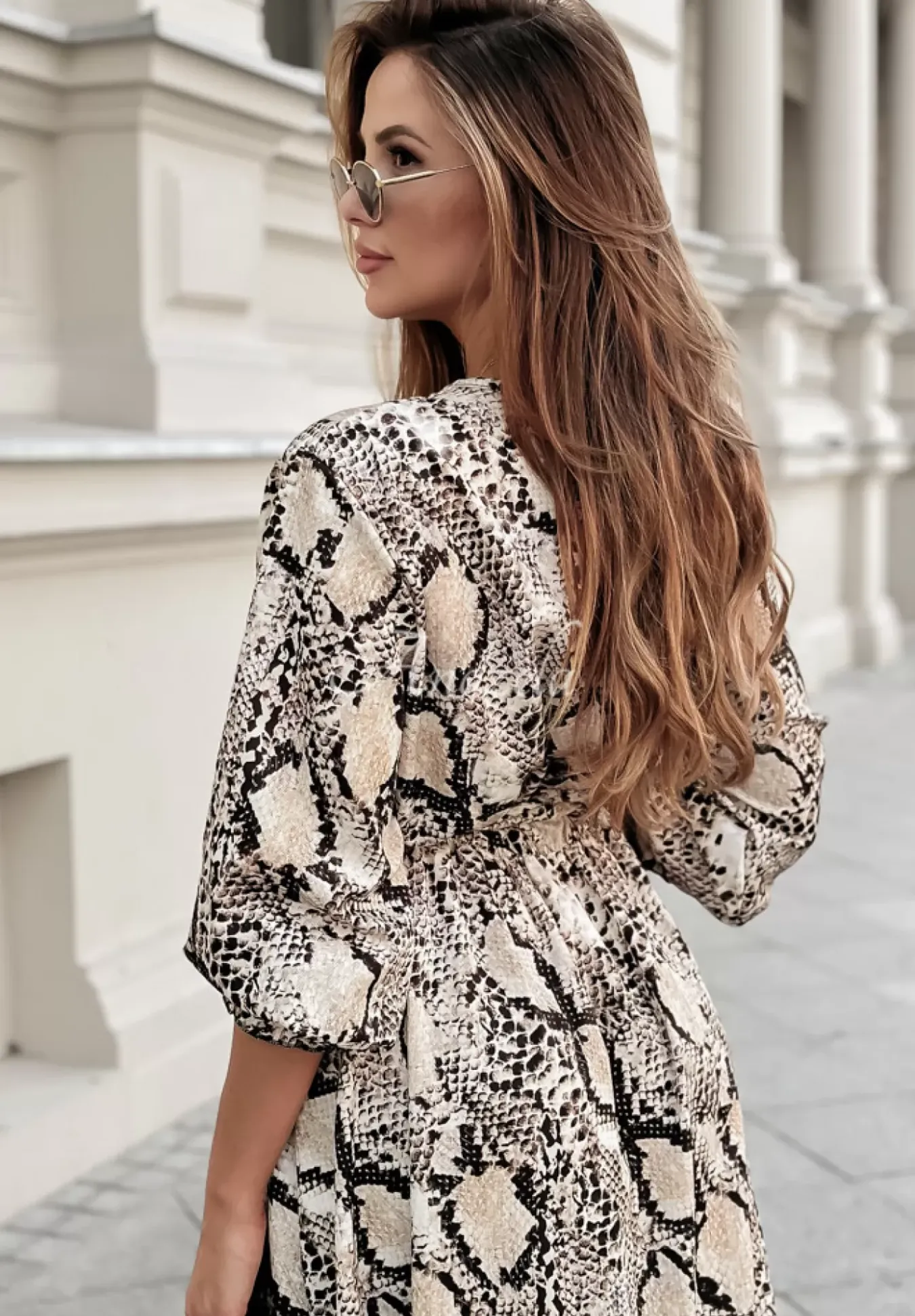 Sukienka Maxi Chin Up W Zwierzecy Print