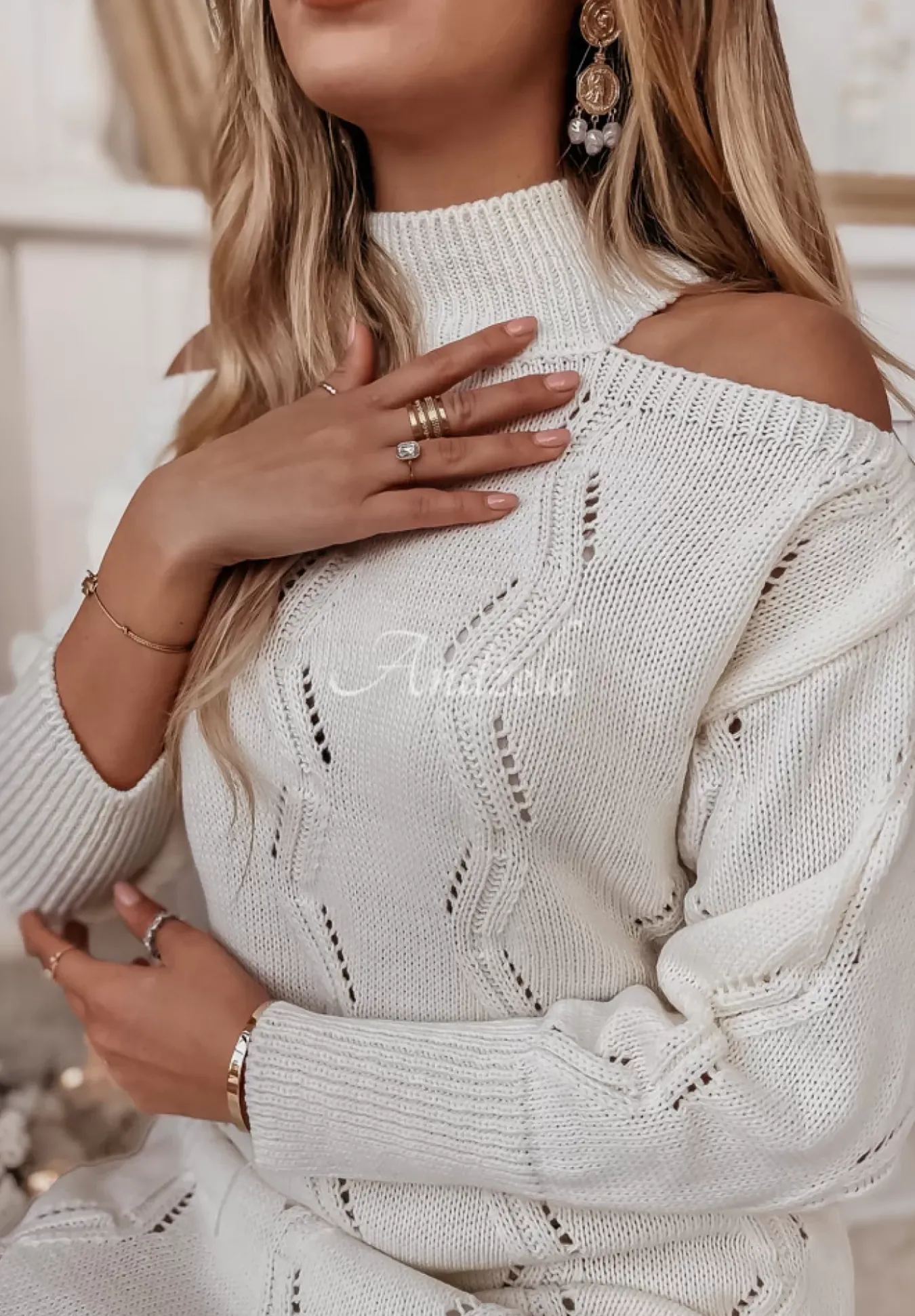 Sukienka Sweter Z Wycieciami Na Ramionach Tendre Ecru