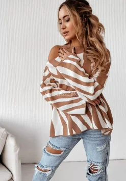 Sweter Oversize W Zebre Savania Camelowo-Bialy