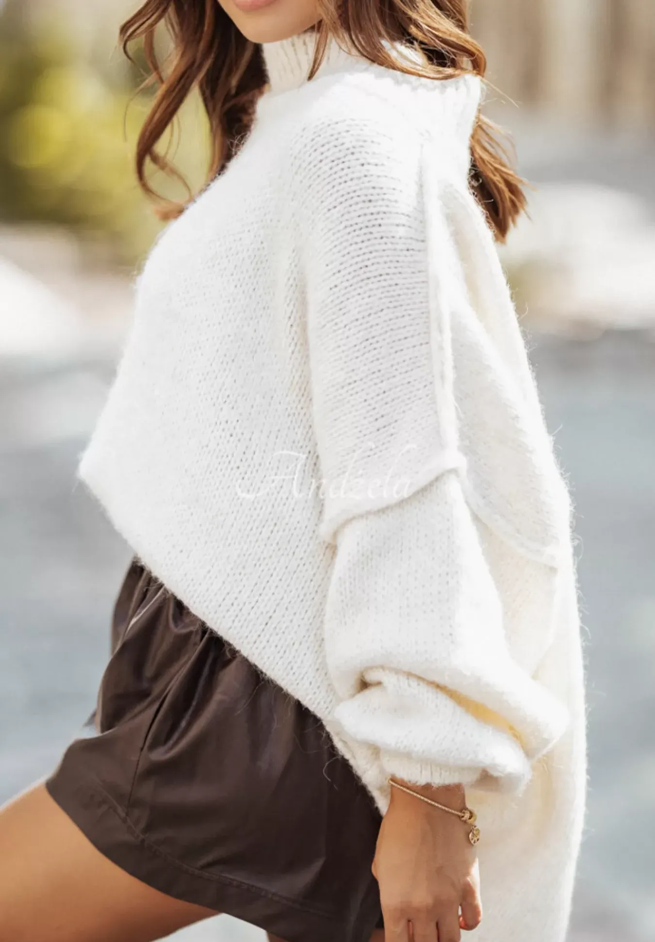 Sweter Oversize Z Bufkami Cocomore Corazon Ecru