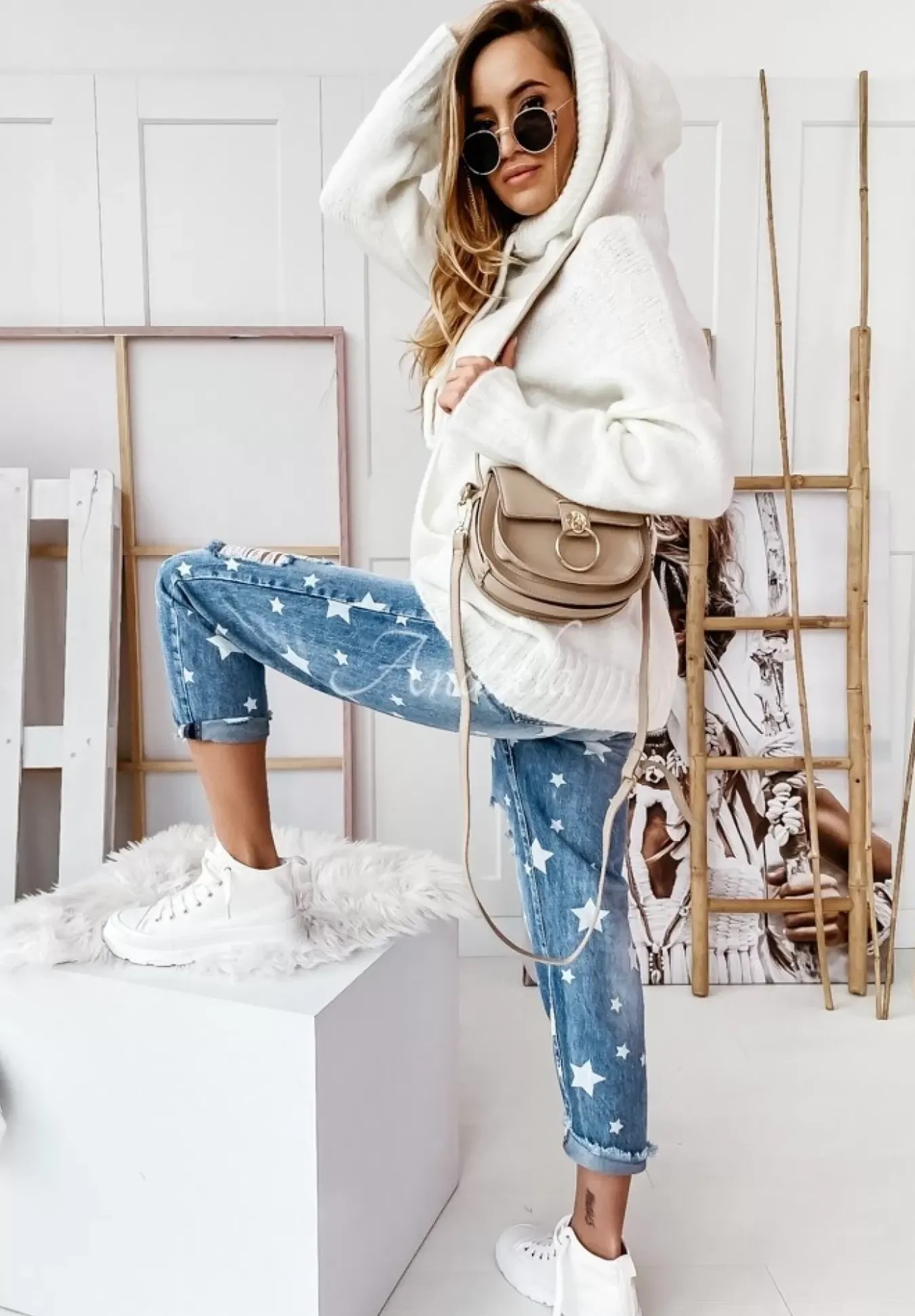Sweter Oversize Z Kapturem Carra Ecru
