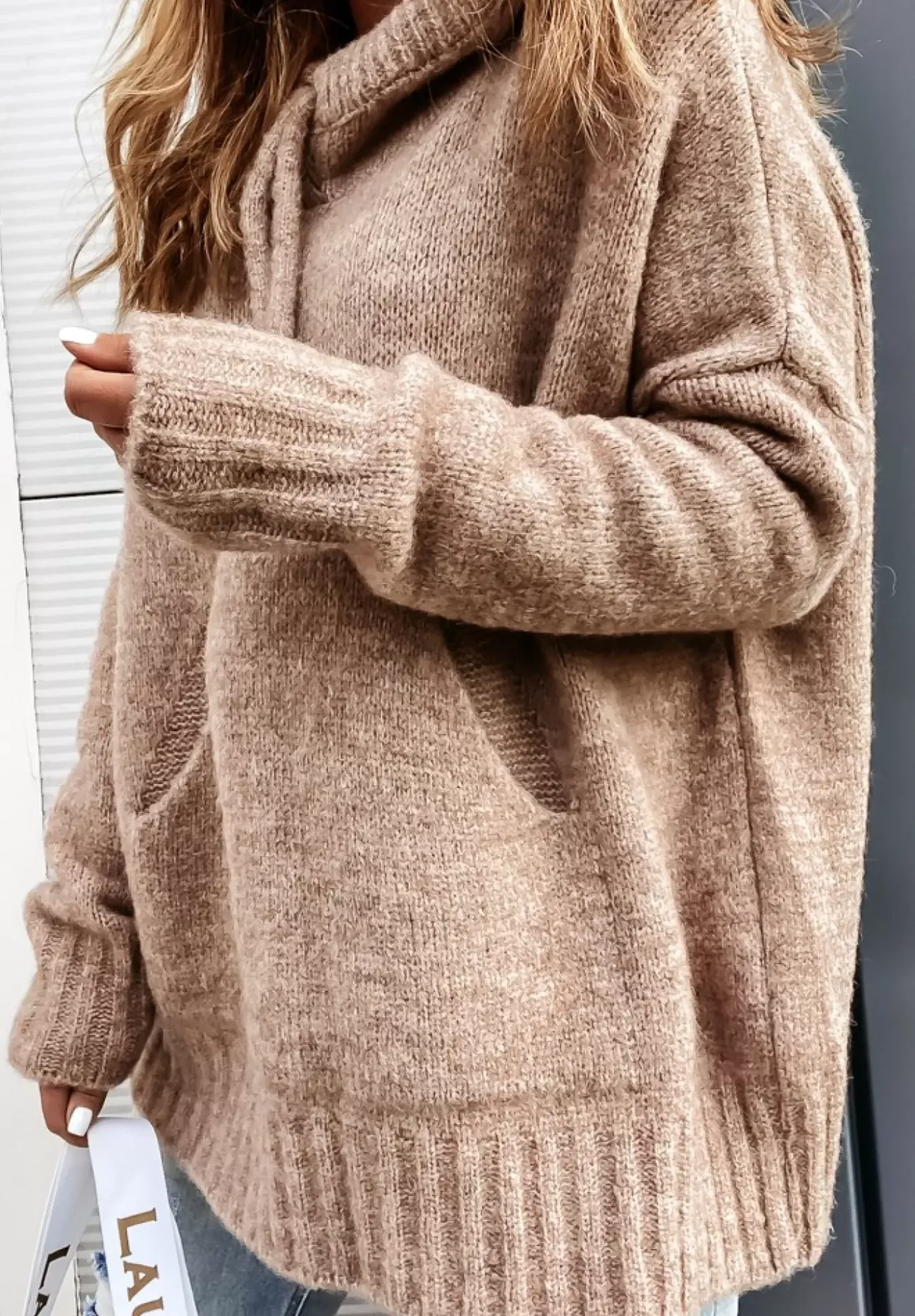 Sweter Oversize Z Kapturem Carra Camelowy