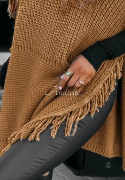 Sweter Ponczo Z Fredzlami I Golfem Welcome Autumn Camelowy
