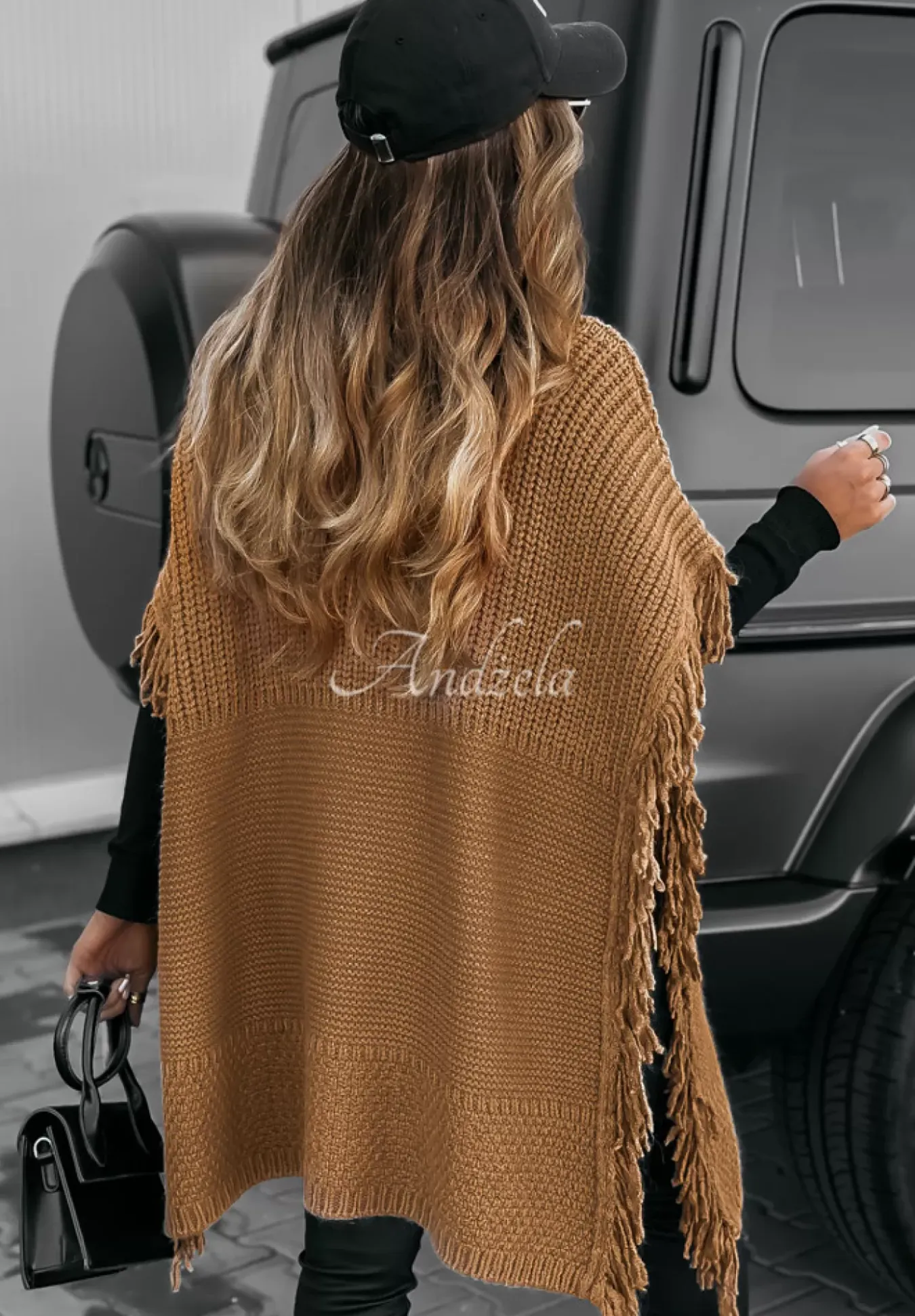 Sweter Ponczo Z Fredzlami I Golfem Welcome Autumn Camelowy
