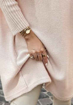 Sweter Sukienka Oversize Z Fredzlami Hot Tea Pudrowy Roz