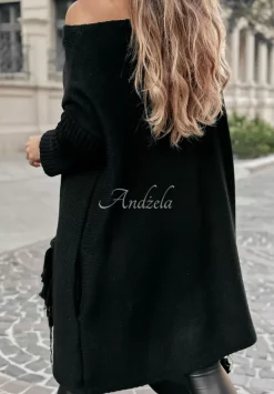 Sweter Sukienka Oversize Z Fredzlami Hot Tea Czarny
