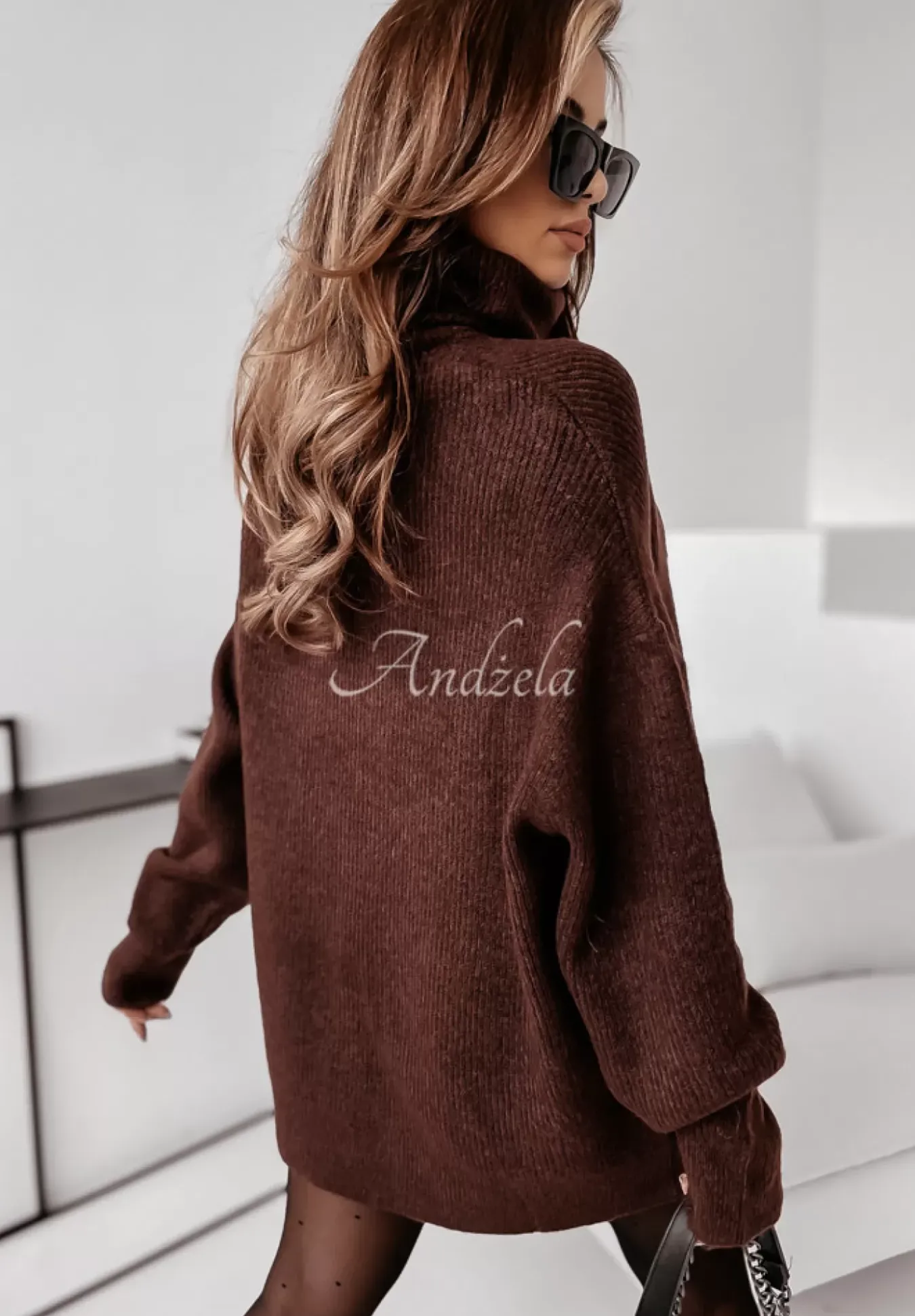 Sweter Z Golfem Mavi Czekoladowy