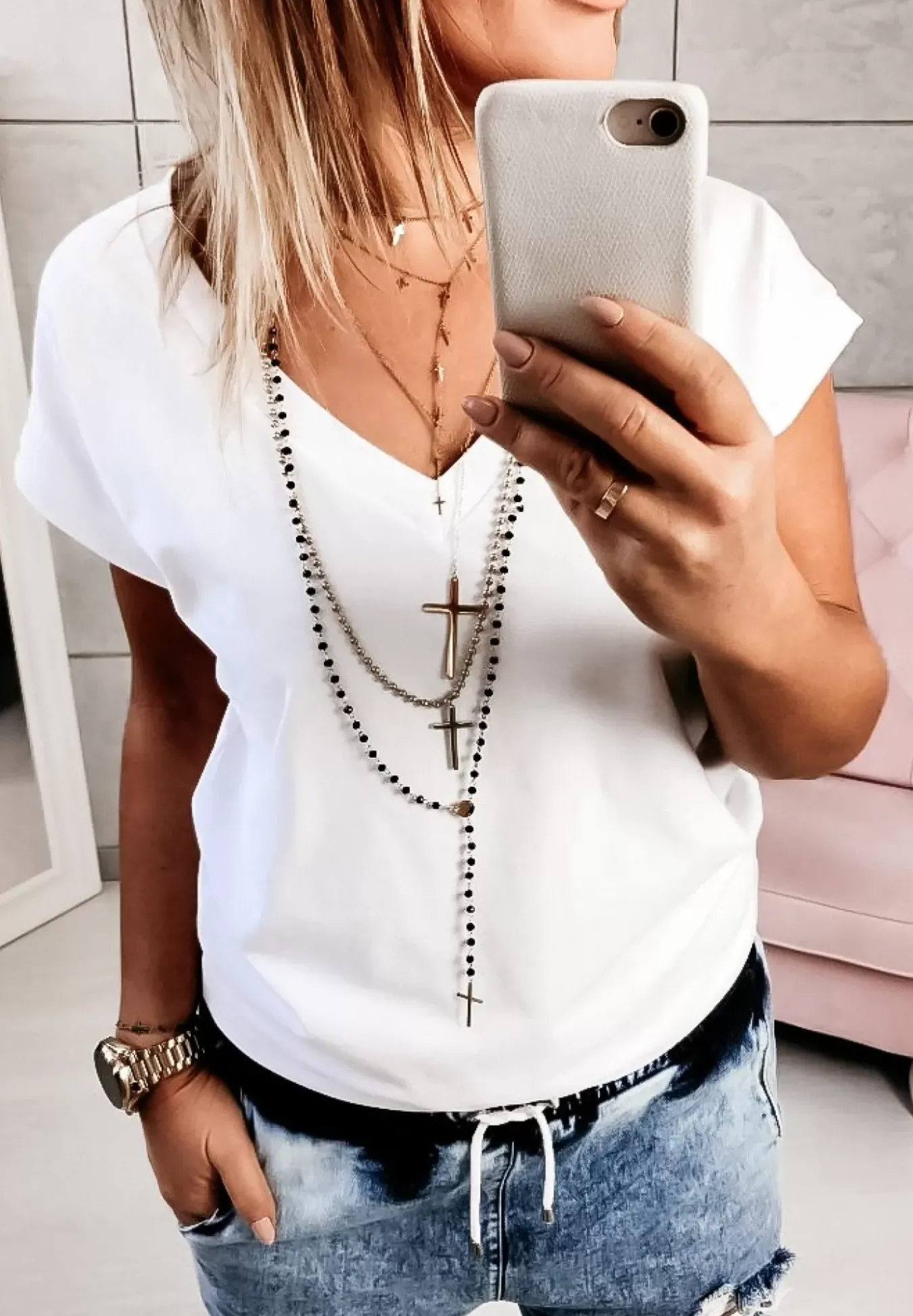 T-Shirt V-Neck Bialy
