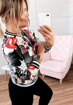 Wzorzysta Bluza Bomberka Komiks Czarna